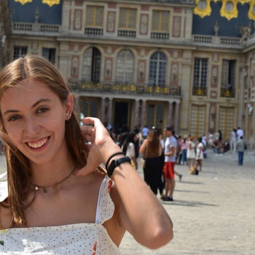 Meet your Posher, Carolyn